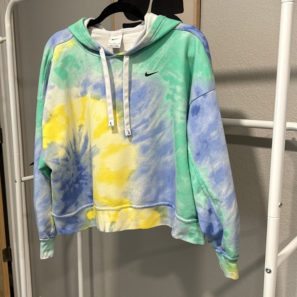 Women’s Nike Tie Dye hoodie size small. - Picture 3 of 5